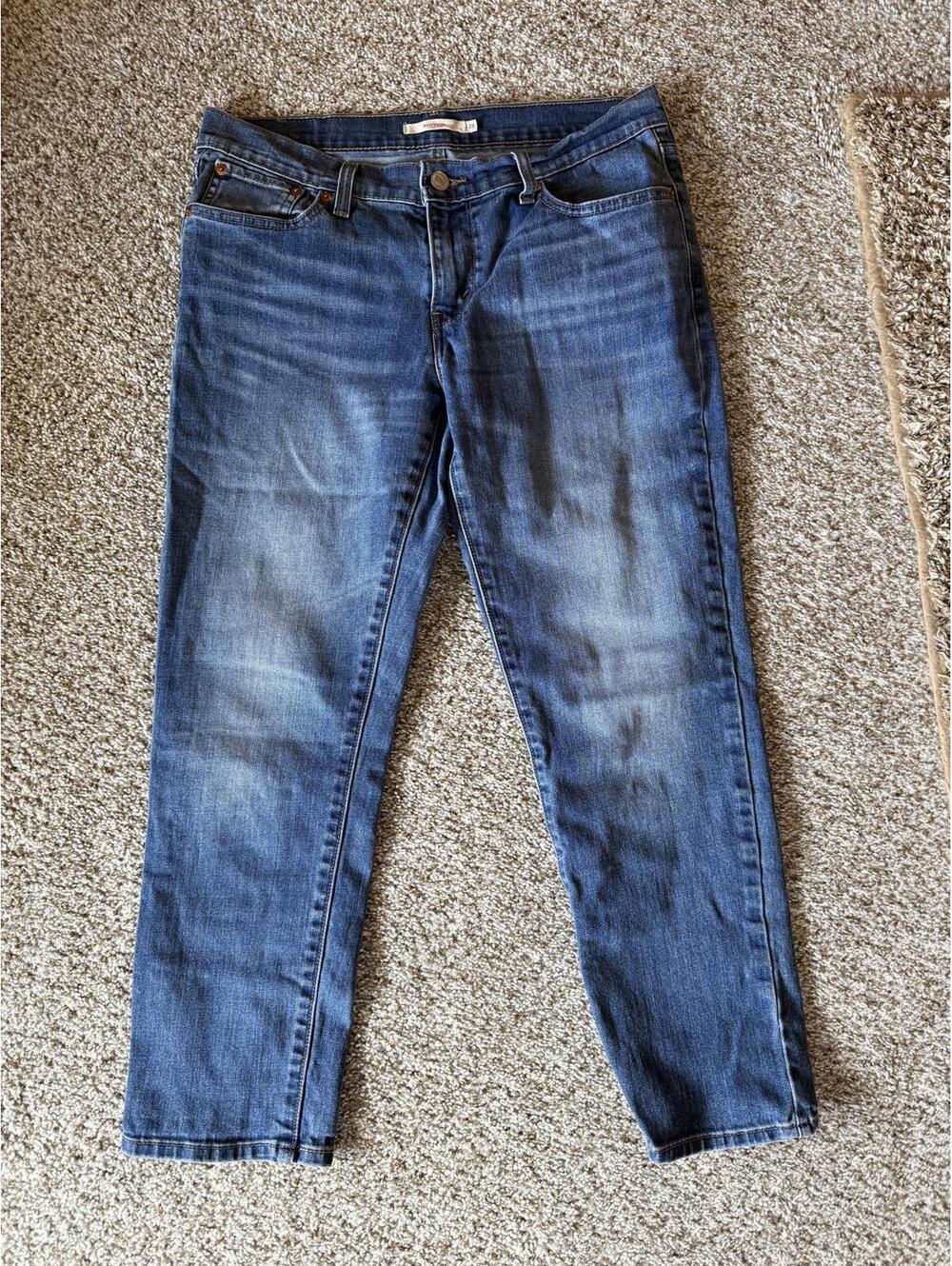 Levi's Women Size 28 Boyfriend Mid Rise Medium Wash Jeans